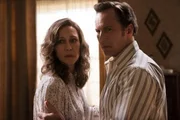L-R: Vera Farmiga als Lorraine Warren, Patrick Wilson als Ed Warren