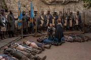 Der Krieg zwischen Mathilde (Alison Pill) und K&ouml;nig Stephan fordert immer noch blutigen Tribut. Mathildes Heerf&uuml;hrer Gloucester geh&ouml;rt zu den Opfern.