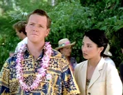 Danny Kinkaid (Robert Duncan McNeill) und seine Frau Sharon (Tamlyn Tomita) besuchen die Wahlkampfveranstaltung seines Bruders Jeff.