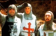 Sir Lancelot (John Cleese,li.), Sir Galahad (Michael Palin) und Sir Robin (Eric Idle,re.) sind auf der Suche nach dem heiligen Gral., GB, 1974, Terry Jones, Terry Gilliam, RTL II,