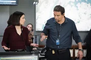 FBI SAC Isobel Castille (Alana De La Garza, l.);  FBI ASAC Jubal Valentine (Jeremy Sisto, r.)