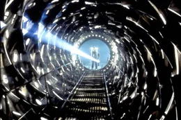 Als das Rettungs- und Bergungsteam die "Event Horizon" betritt, erwartet sie die g&auml;hnende Lehre und die Stille eines Mausoleums ... und ein Grauen jenseits menschlicher Vorstellungskraft.