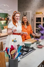 Enie van de Meiklokjes (l.); Sabrina Nickel (r.)