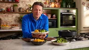 Jamie Oliver +++ Die Verwendung des sendungsbezogenen Materials ist nur mit dem Hinweis und Verlinkung auf RTL+ gestattet. +++