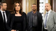 V.l.: Dominick "Sonny" Carisi (Peter Scanavino), Lieutenant Olivia Benson (Mariska Hargitay), Ken Randall (Ernest Waddell), Detective Odafin "Fin" Tutuola (Ice-T)