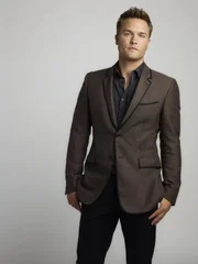 (1. Staffel) - Nachdem der smarte Anwalt George Tucker (Scott Porter) in einer gro&szlig;en Anwaltskanzlei in New York gearbeitet hat, kehrt er nach Bluebell zu seiner Verlobten Lemon Breeland zur&uuml;ck und wird von einem Geheimnis &uuml;berrascht ...