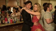 Austin (Graham Phillips, l.); Julie (Kathryn Newton, r.)