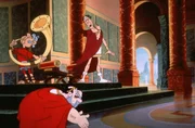 Die R&ouml;mer entf&uuml;hren die wundersch&ouml;ne Falbala, um sie an C&auml;sars (re.) Geburtstag den L&ouml;wen im Circus Maximus zum Fra&szlig; vorzuwerfen.