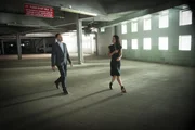 Sherlock (Jonny Lee Miller, l.) und Watson (Lucy Liu, r.) unter Druck: Gang-Anf&uuml;hrer El Halcoln stellt sie vor ein Ultimatum.