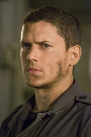K&ouml;nnen Luther und die anderen &Uuml;berlebenden Chris Redfield (Wentworth Miller) vertrauen?