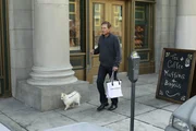 Robin erz&auml;hlt ihren Freunden stolz, dass sie Maury Povich (Maury Povich) auf der Strasse gesehen hat. Die finden es jedoch nicht wirklich spannend, denn sie sind der Meinung, dass man ihn &uuml;berall sieht ...