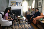 Watson (Lucy Liu, l.) und Bell (Jon Michael Hill, l. hinten) verh&ouml;ren die Ehefrau des ermordeten Damians, der offenbar ein geheimes Doppelleben f&uuml;hrte. Musste er sterben, weil er sich als R&auml;cher aufspielte?