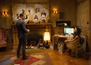 Bei den Ermittlungen nach einem Massenm&ouml;rder, der seine Opfer offenbar mit Schlangengift ermordet, m&uuml;ssen Holmes (Jonny Lee Miller, l.) und Watson (Lucy Liu, r.) sich auf das Schlimmste gefasst machen ...