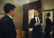 Ted (Josh Radnor, l.) ist Trauzeuge bei einer Hochzeit und hilft dem Bräutigam, sich auf den großen Moment vorzubereiten: es handelt sich um Barney (Neil Patrick Harris, r.) ... Ted (Josh Radnor, l.) ist Trauzeuge bei einer Hochzeit und hilft dem Bräutigam, sich auf den großen Moment vorzubereiten: es handelt sich um Barney (Neil Patrick Harris, r.) ...