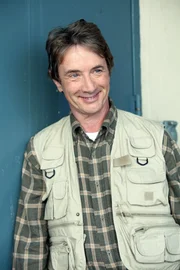 Nachdem Marshall die Zusage f&uuml;r den Job seiner Tr&auml;ume bekommt, macht er sich Sorgen, dass Garrison Cootes (Martin Short) das Angebot zur&uuml;ckziehen k&ouml;nnte, wenn er Videos von ihm entdeckt, die er in seiner Vergangenheit gemacht hat ...