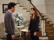 Die Hochzeit von Robin und Barney steht bevor und Lily (Alyson Hannigan, r.) f&uuml;rchtet, Ted (Josh Radnor, l.) k&ouml;nnte sie platzen lassen ...