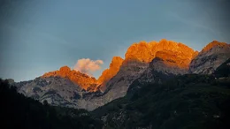Sonnenuntergang in den albanischen Alpen.