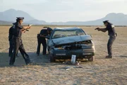 Driver (Mel Gibson, 2.v.r.) wird an der mexikanischen Grenze verhaftet