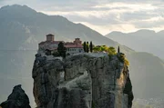 Das himmlische Kloster Ag&iacute;a Tri&aacute;da / Meteora (Griechenland)