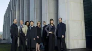 Von links: Detective Odafin Tutuola (Ice-T), Captain Donald Cragen (Dann Florek), Dr. Melinda Warner (Tamara Tunie), Dr. George Huang (B. D. Wong), ADA Casey Novak (Diane Neal), Detective John Munch (Richard Belzer), Detective Olivia Benson (Mariska Hargitay) und Detective Elliot Stabler (Christopher Meloni), 8. Staffel Von links: Detective Odafin Tutuola (Ice-T), Captain Donald Cragen (Dann Florek), Dr. Melinda Warner (Tamara Tunie), Dr. George Huang (B. D. Wong), ADA Casey Novak (Diane Neal), Detective John Munch (Richard Belzer), Detective Olivia Benson (Mariska Hargitay) und Detective Elliot Stabler (Christopher Meloni), 8. Staffel