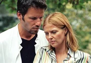 Victor (Tim Bergmann) will, dass Karen (Katharina B&ouml;hm) zu ihm zur&uuml;ckkehrt.