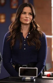 Jessica Knight (Katrina Law)