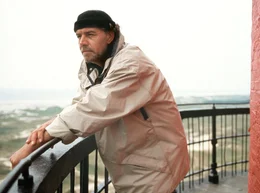 Dr. Jens Groote (Christian Kohlund) ist ein naturverbundener Umweltsch&uuml;tzer, der sich in die Abgeschiedenheit einer Nordseeinsel zur&uuml;ckgezogen hat.