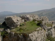 Eine filmische Reise von Sardinien nach Asinara kombiniert die einzigartigen Landschaftsformen der Inseln mit den Bem&uuml;hungen der Forscher um den Erhalt und die Untersuchung der gef&auml;hrdeten Mufflon Population Sardiniens. Hier im Bild: ein Biologe auf dem Monte Novo in Sardinien.