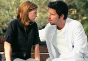 Victor (Tim Bergmann) erkl&auml;rt Karen (Katharina B&ouml;hm), dass er noch immer in sie verliebt ist.