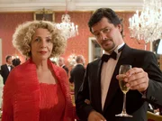 ARD ALLES WAS RECHT IST, Bei einem Empfang entdecken Richterin Lena (Michaela May) und der gewiefte Anwalt Teddy (Fritz Karl) gemeinsame Vorlieben.