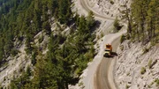 Hot Roads &ndash; Die gef&auml;hrlichsten Strassen der Welt British Columbia&rsquo;s Bella Coola Highway. Die Strassenwacht kontrolliert st&auml;ndig den gef&auml;hrlichen Heckman Pass.