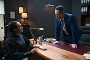 Kilians (Marc Dumitru) Verdacht erh&auml;rtet sich. Links Joana (Josephine Martz)