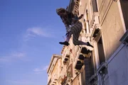 "The Venice Project", Eine prominent besetzte Zeitreise (1699 bis 1999) anl&auml;sslich der Biennale in Venedig, die sich episodisch um das Gef&uuml;ge von K&uuml;nstlern und Kunsthandel, F&ouml;rderern, Kritikern und Zensoren rankt. Damals und heute geht es um dieselbe Frage, n&auml;mlich: "Wohin geht die Kunst?"  SENDUNG: ORF2 - MO - 25.08.2014 -  UHR. - Veroeffentlichung fuer Pressezwecke honorarfrei ausschliesslich im Zusammenhang mit oben genannter Sendung oder Veranstaltung des ORF bei Urhebernennung.  Foto: ORF/Terra Film.  Anderweitige Verwendung honorarpflichtig und nur nach schriftlicher Genehmigung der ORF-Fotoredaktion.  Copyright: ORF, Wuerzburggasse 30, A-1136 Wien, Tel. +43-(0)1-87878-13606
