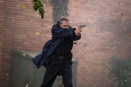 F&uuml;r eine hohe Geldsumme ist Sheriff Dixon (Ben Cross) dazu bereit, &uuml;ber Leichen zu gehen.
