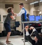 v.li.: Verteidigungsministerin Ruth McMillan (Melissa Leo), Kang (Rick Yune), Pr&auml;sident Benjamin Asher (Aaron Eckhart).