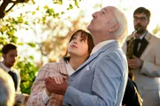 Bei einem Ausflug f&uuml;hlt sich Curt (G&uuml;nther-Maria Halmer) mit Marija (Emilia Sch&uuml;le) wie in seinen jungen Jahren mit seiner Ehefrau Marianne.