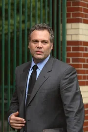 LAW & ORDER: CRIMINAL INTENT -- "Bedfellows" Episode 6003 -- Pictured: (l-r) Vincent D'Onofrio as Det. Robert Goren