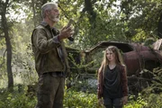 The Blind Man (Stephen Lang) und Phoenix (Madelyn Grace)