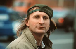 Als der Stra&szlig;enmusiker Otto (Otto Waalkes) von Amors Pfeil getroffen wird, kann er seine Augen nicht mehr von seiner Traumfrau lassen. Nun will er das Herz seiner Angebeteten f&uuml;r sich gewinnen, stolpert dabei aber von einem Missgeschick ins andere.