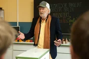 Franz Damovsky (Michael Gwisdek) rei&szlig;t Witze auf Kosten seines Sohnes.