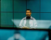 Denzel Washington (Tobin Frost).