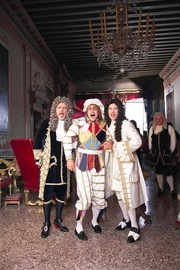 'art.film': "The Venice Project". Im Bild (v.li.): Dennis Hopper (Roland/Salvatore), Stuart Townsend (Gippo/Lark), Linus Roache (Count Giaccomo/Count Jacko).