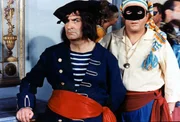 Um den Plan des Schurken zu vereiteln, ziehen Kommissar Juve (Louis de Fun&egrave;s, l.) und sein Assistent Bertrand (Jacques Dynam, r.) alle Register. Das Ermittler-Duo setzt dabei auf ausgekl&uuml;gelte Verkleidungen, doch diese Taktik geht schnell nach hinten los.