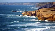 NDR Fernsehen MARETV, "Portugal: Algarve", am Donnerstag (03.01.13) um 20:15 Uhr. Vom Atlantik zerfurcht &ndash; Die Felsk&uuml;ste im Westen der Algarve.