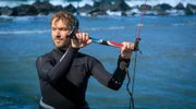 Kitesurfer Christian (Max Woelky) hat ebenfalls Interesse an der Werkstatt