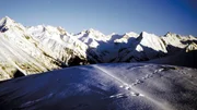 schneebedeckte Berge.