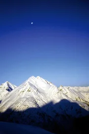 Berge im Schnee.