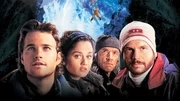 Peter Garrett (Chris O&rsquo;Donnell, l.), Annie Garrett (Robin Tunney, 2.v.l.), Montgomery Wick (Scott Glenn, 2.v.r.) und Elliot Vaughn (Bill Paxton, r.) k&auml;mpfen auf dem K2 um ihr Leben.