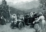 Die erste Automobilfahrt von Kaiser Franz Joseph I. auf der Ebenseerstra&szlig;e zu Bad Ischl, am 12.08.1908.