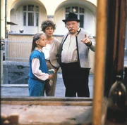 v. li.: Gustl Bayrhammer, Michaela May, Kind: Kerstin Poeppelmann.